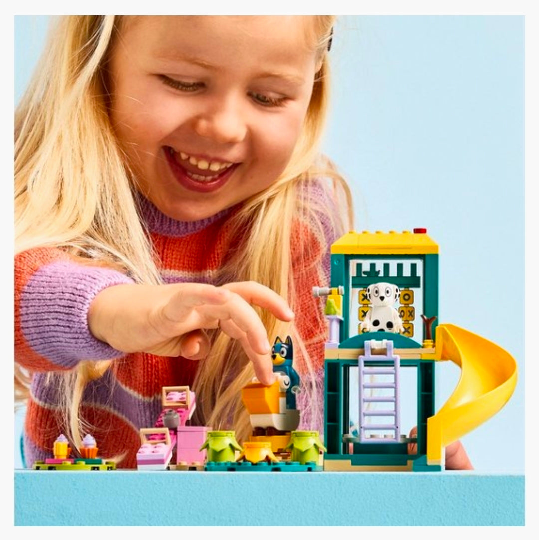 LEGO 11201: Bluey en Chloé in de Speeltuin