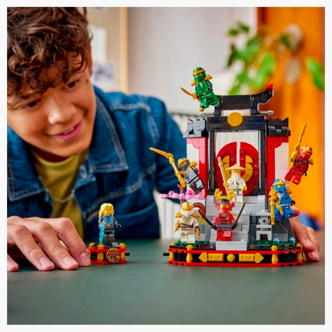 LEGO 71866: 15-Jarig Jubileum - Display met Ninjapersonages