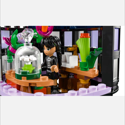 LEGO 76684: Wednesday - Zwarte Dahlia  -  Multiplaza