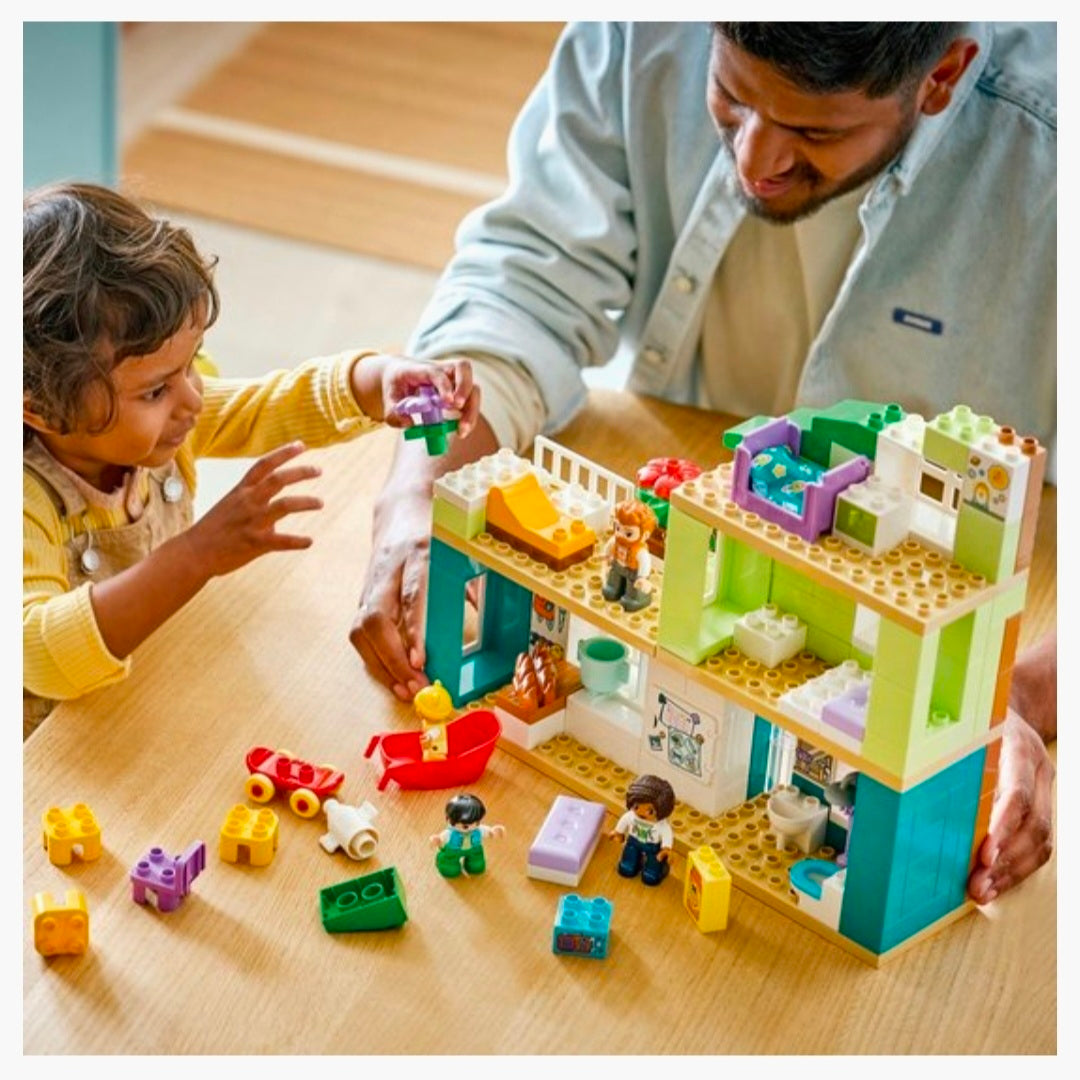 LEGO Duplo 10470: Modern Familiehuis met Figuren 3in1