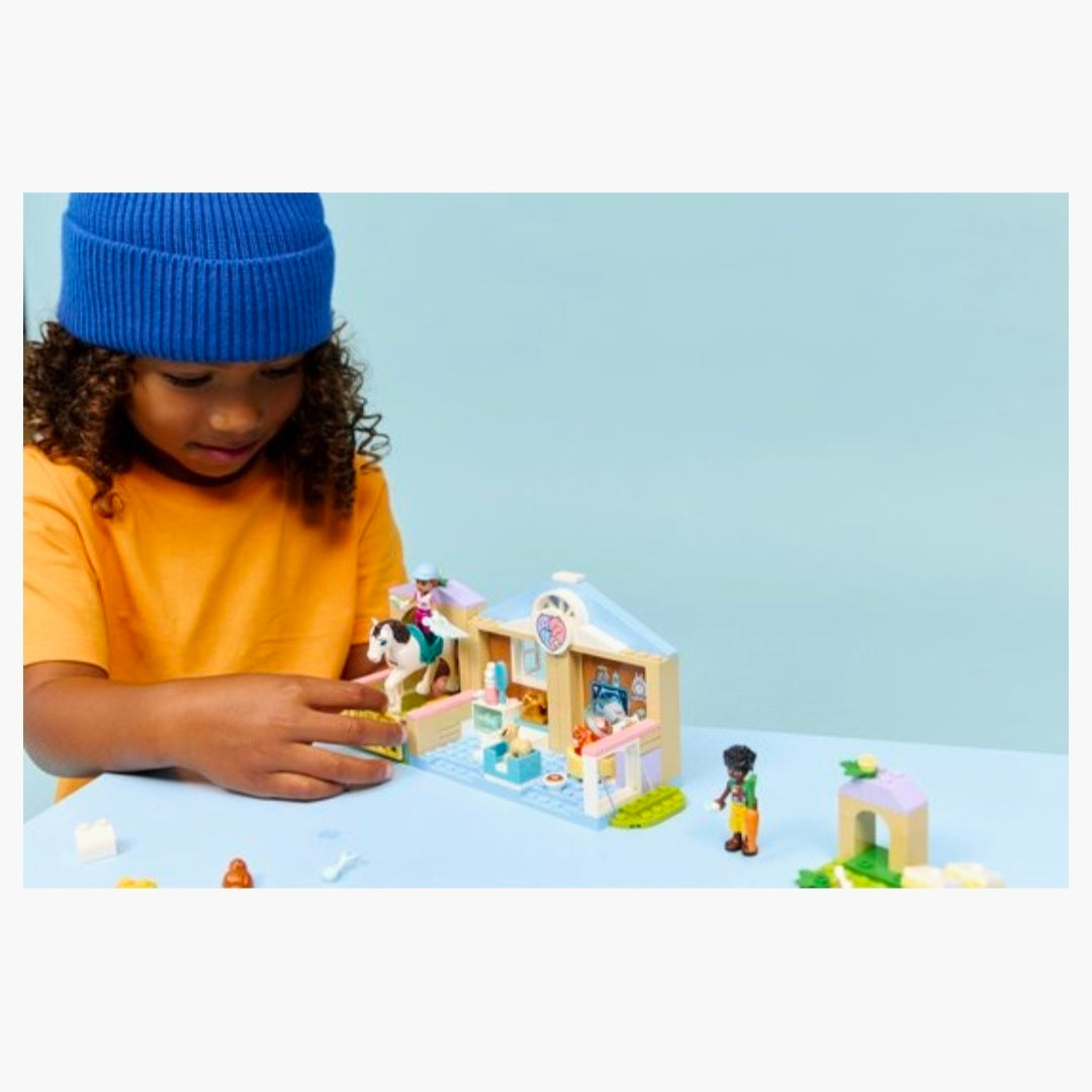 LEGO 42696: Friends - Huisdierenkliniek