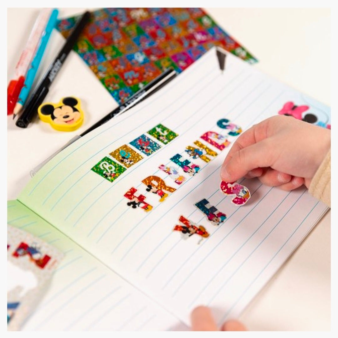 Mickey and Friends: Disney Doodle & Handlettering