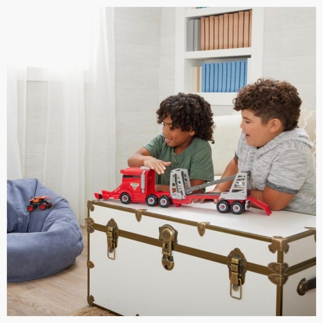 Monster Jam: 2in1 Launch N'Go Hauler Speelset